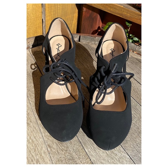 NWOB Sz 7 to 7.5 Qupid black suede tie up heels. Purchased from ModCloth. - Picture 3 of 6